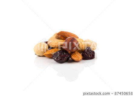 Mix nuts, dry fruits and grapes 87450658
