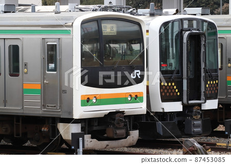 Utsunomiya Line E131 series and 205 series detained in the Oyama train ward 87453085