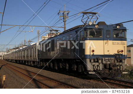 Utsunomiya Line / Nikko E131 series distribution train (in Saitama Prefecture) 87453216