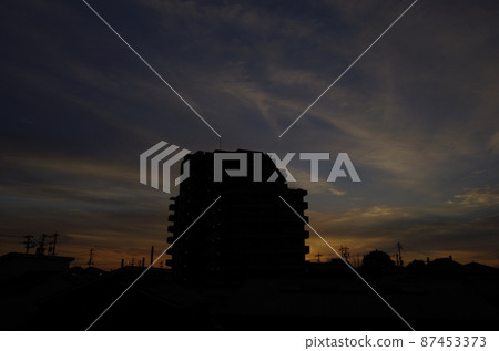 赤塔半島大廈和日出 87453373