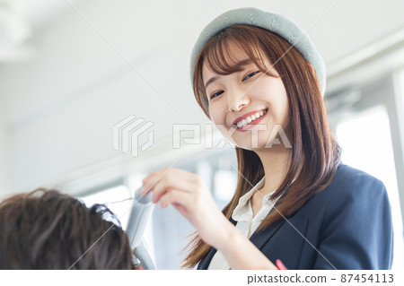 Cute stylist 87454113