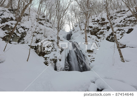 Kumoi no Taki Ice Waterfall (Oirase Gorge) Kumoi no Taki Ice Waterfall (Oirase Gorge) 87454646