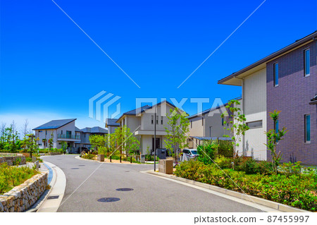 Residential area without telephone pole 87455997