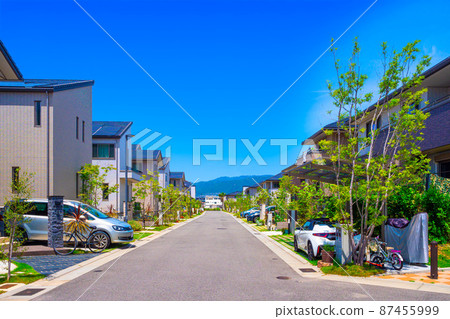Residential area without telephone pole 87455999