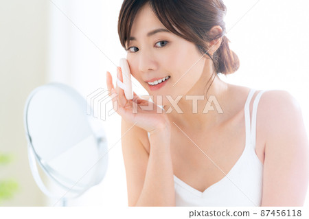 Female beauty beauty make-up skin care Female beauty beauty make-up skin care 87456118