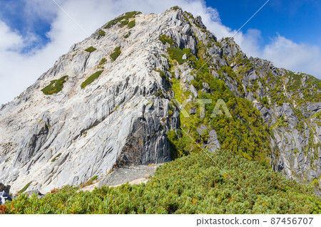 Kaikoma-dake in early autumn looking up from Marici 87456707