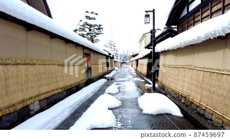 金澤長町武士住宅遺址周圍的雪景 金澤長町武士住宅遺址周圍的雪景 87459697