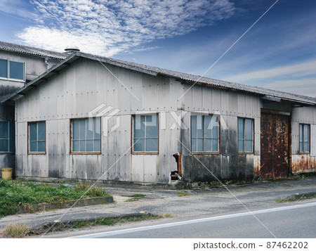 Abandoned factory building 87462202