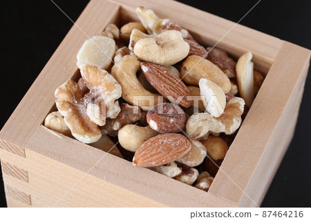 Mixed nuts Mixed nuts 87464216