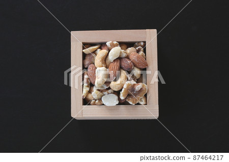 Mixed nuts Mixed nuts 87464217