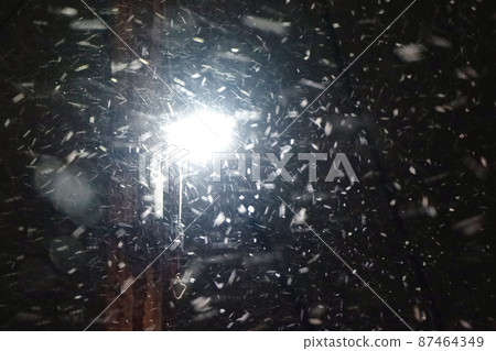 雪景 晚上下雪 雪景 晚上下雪 87464349