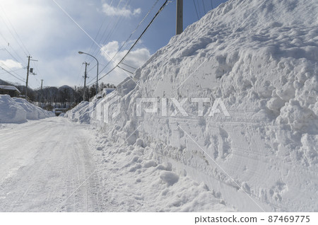 大雪後的住宅區（札幌市） 87469775