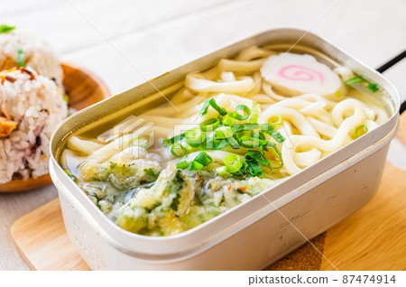 Rape noodles made with Mestin 87474914