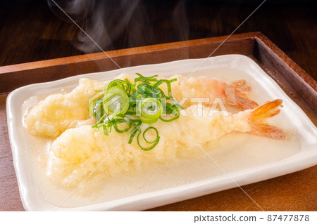 Shrimp heaven boiled in white soup stock 87477878