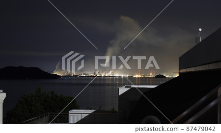 從吉島停車場看岡山縣倉敷市水島綜合體的夜景 從吉島停車場看岡山縣倉敷市水島綜合體的夜景 87479042
