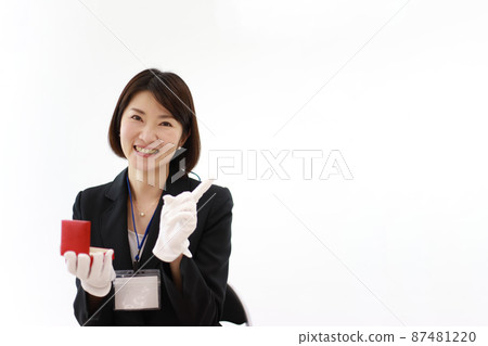 Image of female employees Image of female employees 87481220