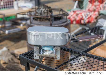 [Auto camp at Nakatsugawa riverbed, solid fuel stove and Mestin] 87482726