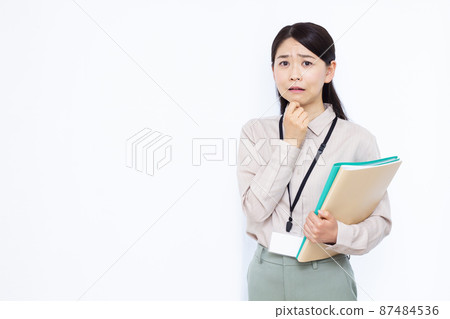 Surprised business woman in her thirties Surprised business woman in her thirties 87484536