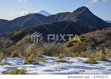 冬季箱根外道山[來自明神岳]下午的足柄山 87493572