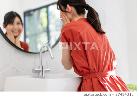 Bathroom and women 87494313