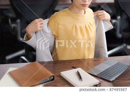 商業場景不露面的女人 87495987