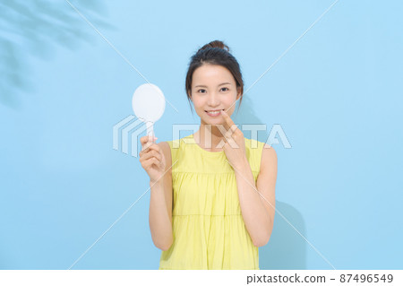 牙科護理淺藍色背景 87496549