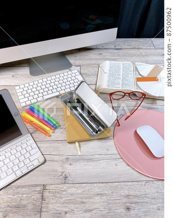 Exam study Education image Exam study vertical position 87500962