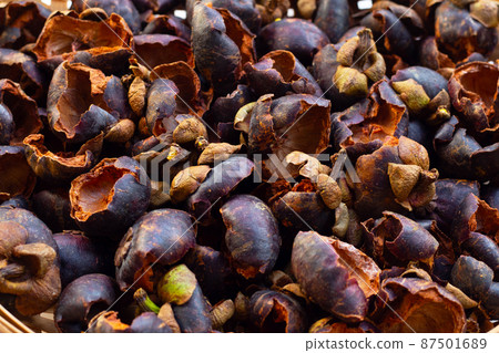 Dried mangosteen peel. Close up 87501689