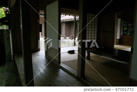 From the Nakamura Residence hanare to the courtyard 87501772