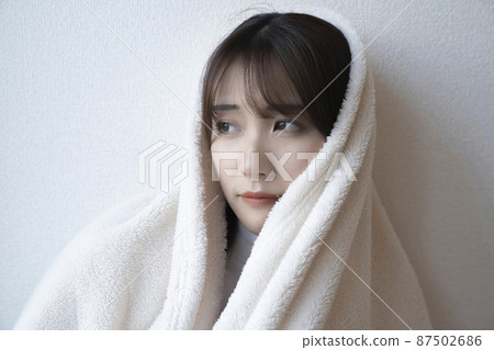 穿著毯子的女人 87502686