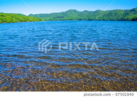 赤城大沼湖畔的赤城山脈初夏風景 87502840