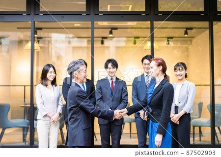 有全球合同的商人 有全球合同的商人 87502903