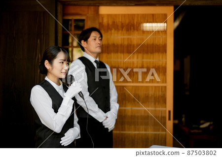 Funeral director (moderator) who accepts at the funeral Funeral director (moderator) who accepts at the funeral 87503802