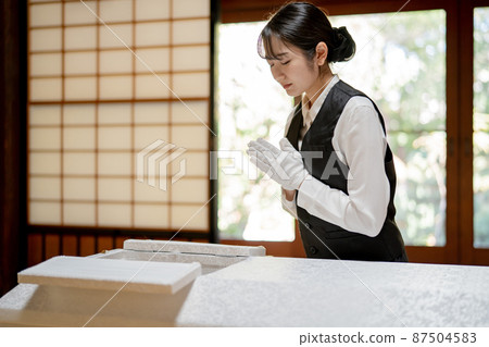 Funeral staff (coffin master, gassho) 87504583