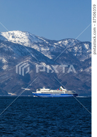 [Niigata Prefecture] Tokiwa Maru sailing in Sado Ryotsu Bay 87506359