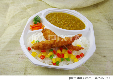 Fried shrimp curry lunch 87507957