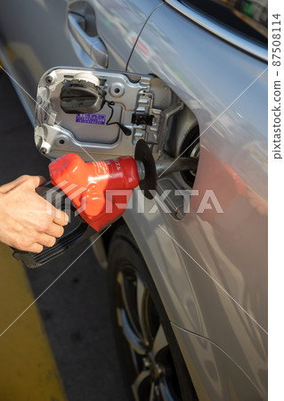 Gas station car refueling scene Gas station car refueling scene 87508114