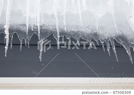 在屋簷下 87508309