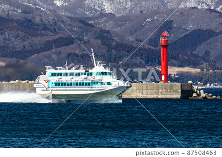 [Niigata Prefecture] Jetfoil running through Sado Ryotsu Bay 87508463