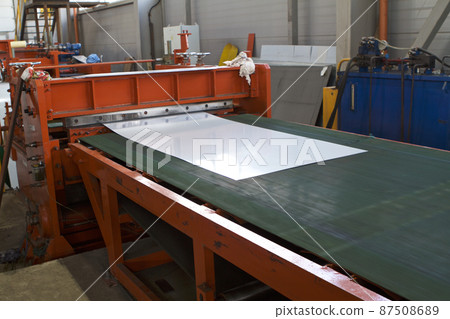 Elements of various sections of the galvanized steel processing line in rolls. 87508689