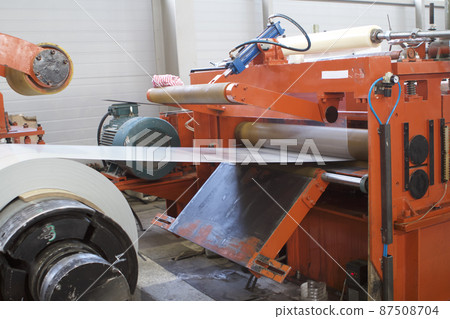 Elements of various sections of the galvanized steel processing line in rolls. 87508704