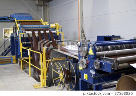 Elements of various sections of the galvanized steel processing line in rolls. 87508820