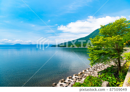 北海道支笏湖-支笏湖藍色的夏日風景- 87509049