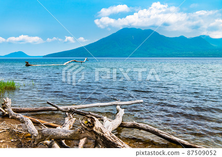 北海道支笏湖-支笏湖藍色的夏日風景- 87509052