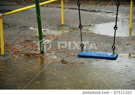 Puddle of rain Puddle of rain 87511102