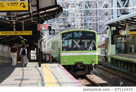 JR Shin-Imamiya Station and 201 series trains 87512433