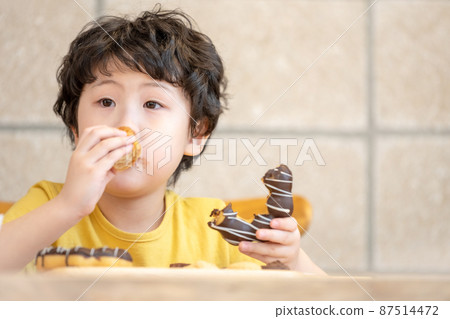 parenting snack growth child boy lifestyle parenting snack growth child boy lifestyle 87514472
