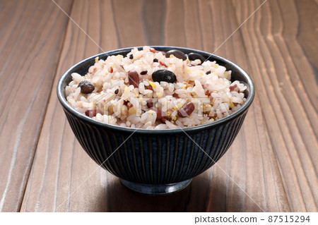 Eighteen grain rice Eighteen grain rice 87515294
