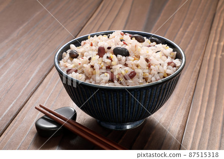 十八粒米 十八粒米 87515318