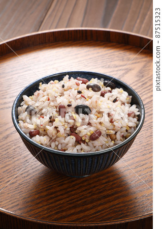 Eighteen grain rice Eighteen grain rice 87515323